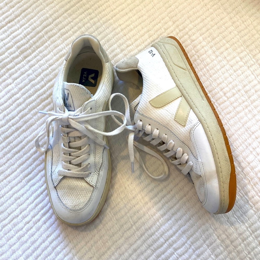 Veja V-12 Sneakers